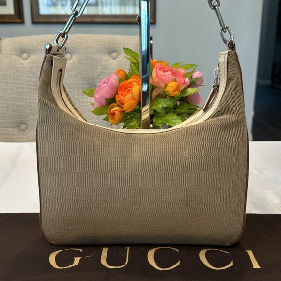 Authentic Gucci hobo bag with chained strap - Picture 3 of 14